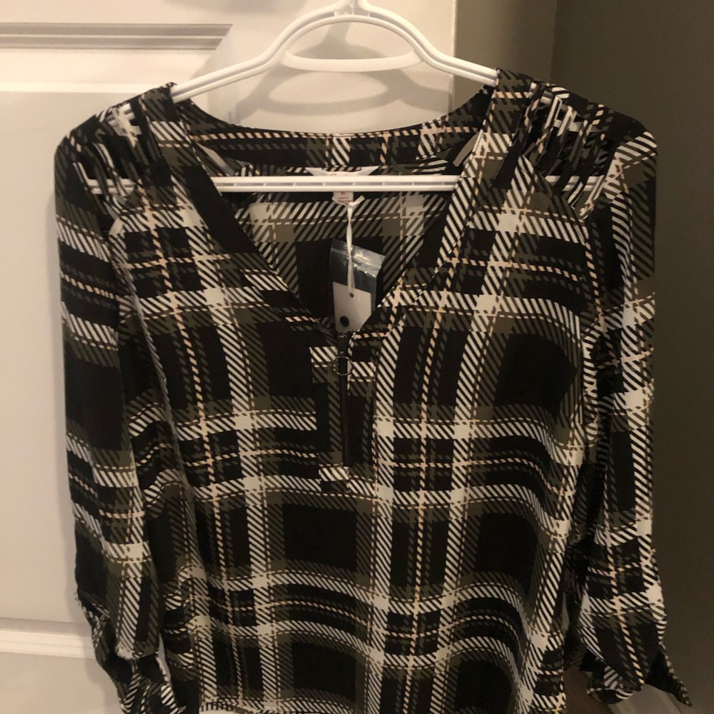 Candie’s long-sleeve blouse